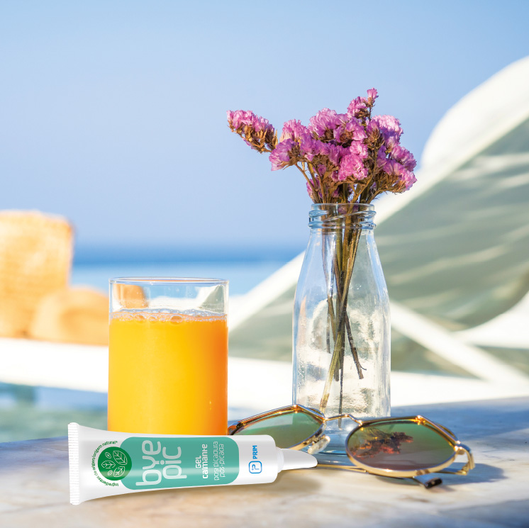 Pack de Gel calmante ByePic en la playa